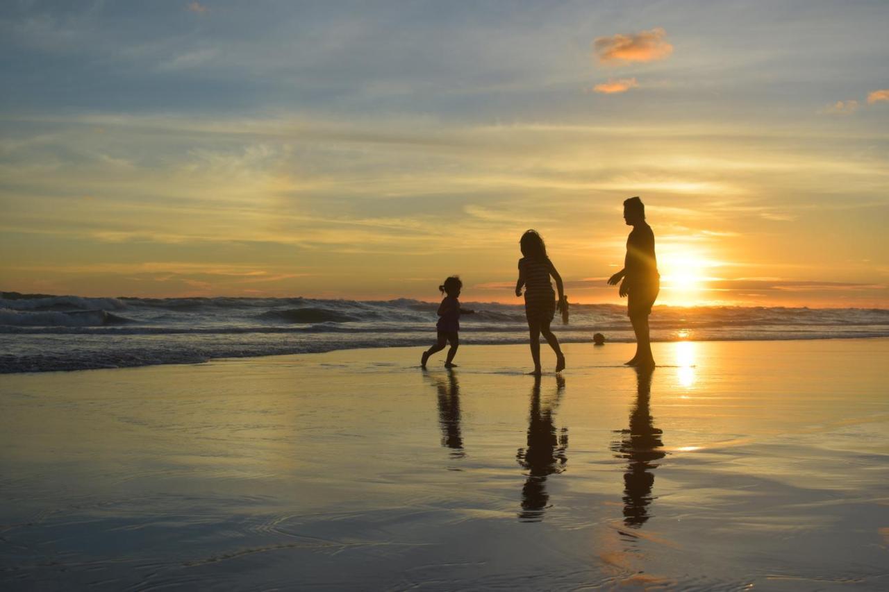 New Family Apartment Walking Distance To The Beach ボーンマス エクステリア 写真