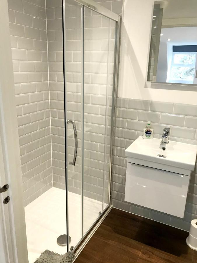 New Family Apartment Walking Distance To The Beach ボーンマス エクステリア 写真