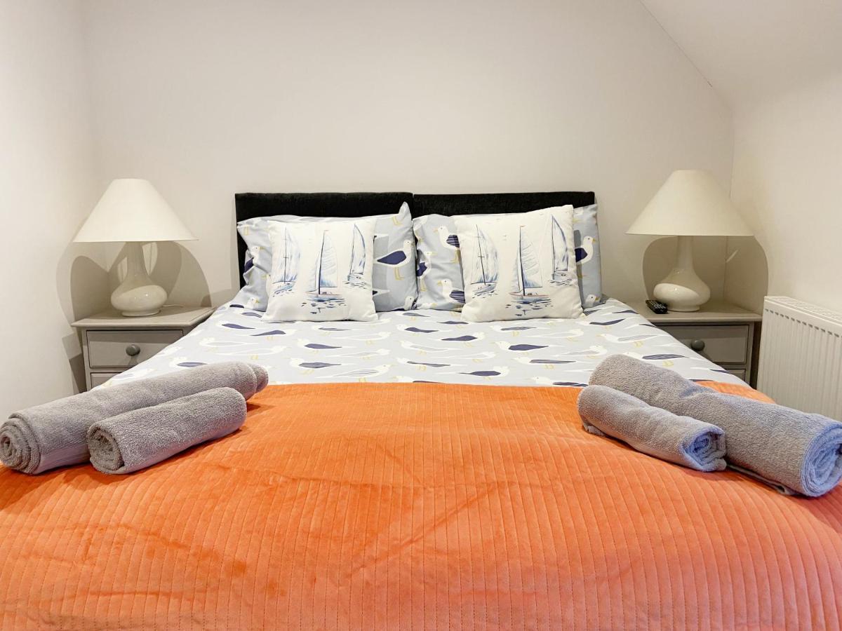 New Family Apartment Walking Distance To The Beach ボーンマス エクステリア 写真